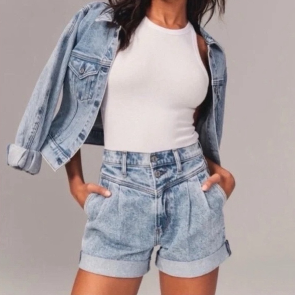 Abercrombie & Fitch The 80's Ultra High Rise Denim Mom Shorts
